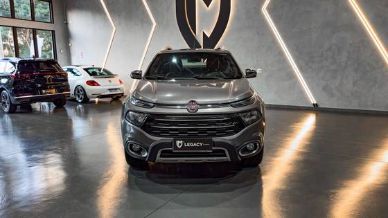 FIAT TORO 2.0 16V TURBO DIESEL RANCH 4WD AT9 FIAT TORO 2.0 16V TURBO DIESEL RANCH 4WD AT9